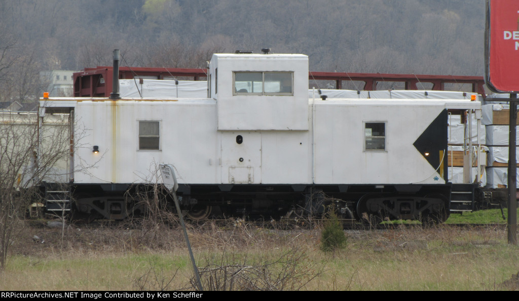 unmarked CP MoW transporter/ caboose at Aberdeen Yard 